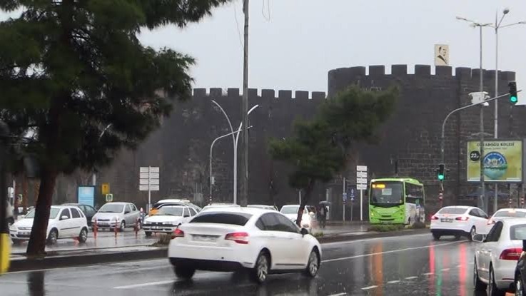 Diyarbakır ve çevre illeri için yağış uyarısı